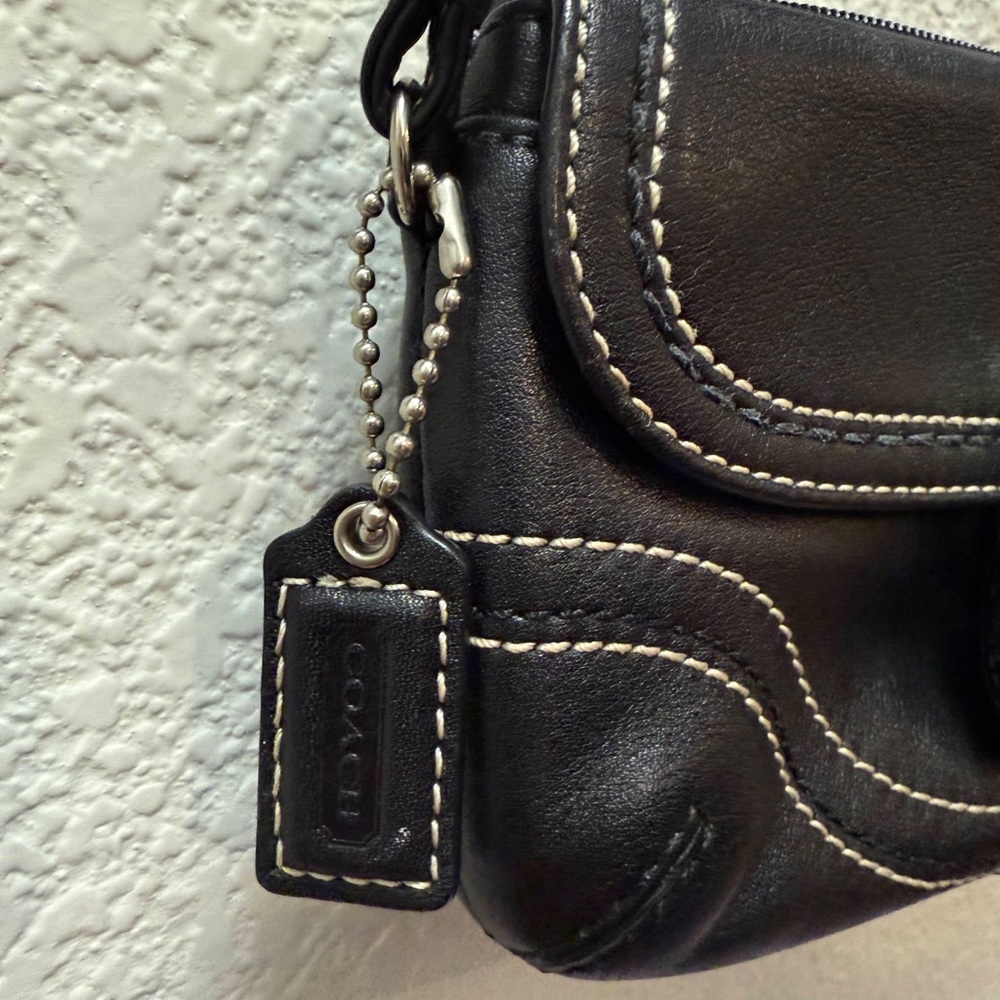Vintage COACH Black Leather Women's Bag - Picture 3 of 9